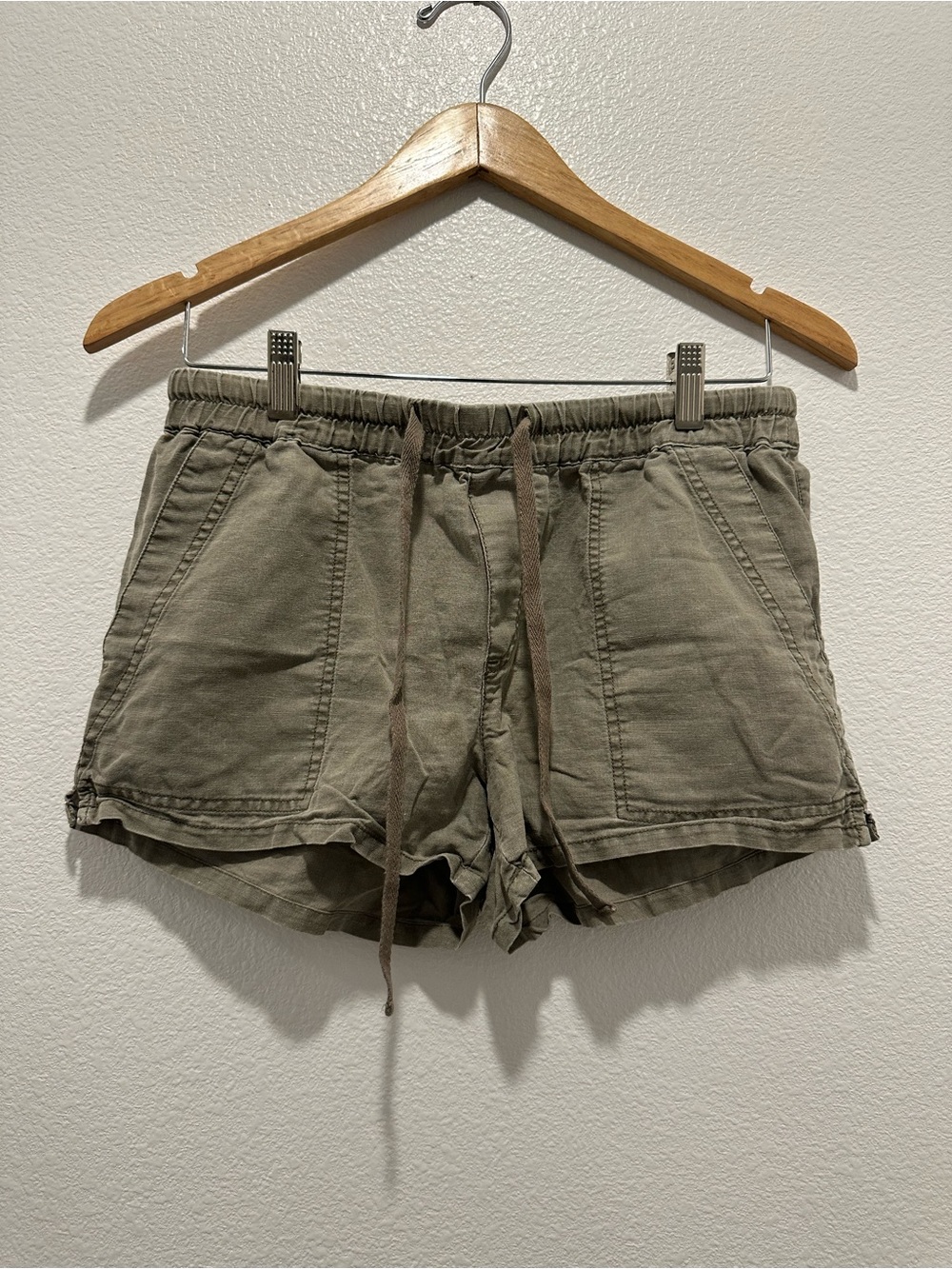Cosmic Blue Love - Women’s Olive Drawstring Casual Shorts